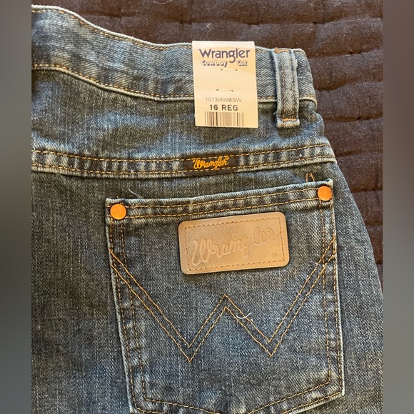 Boys Wrangler jeans - Picture 3 of 3